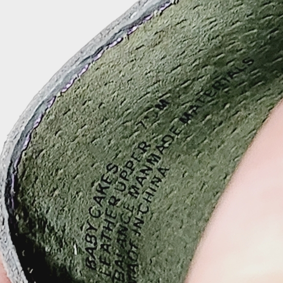 Anthro Poetic License Baby Cakes Toupe Deep V front Peep Toe Pumps Size: 7.5 - Picture 10 of 12